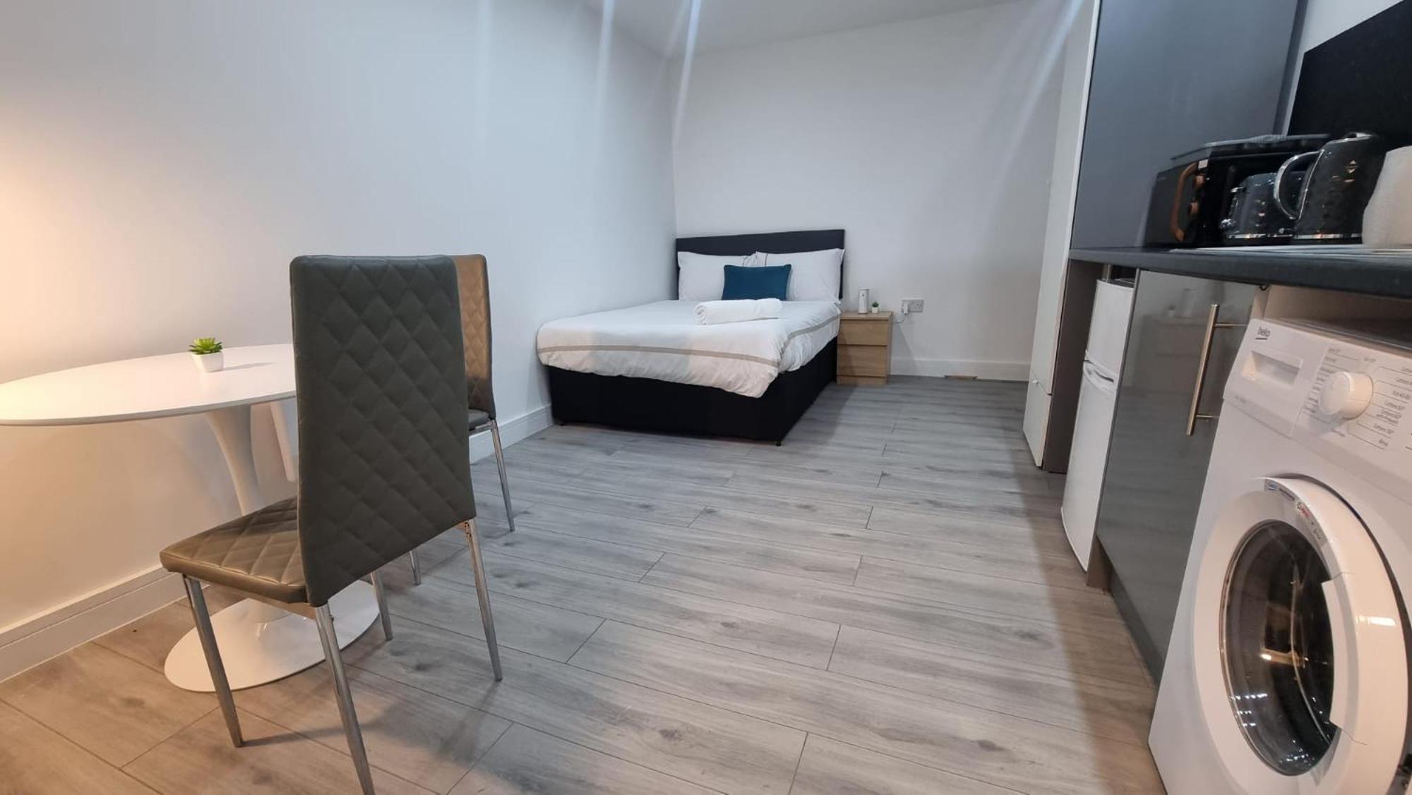 Brand New Collection Of Studios Close To Tube Station Лондон Экстерьер фото